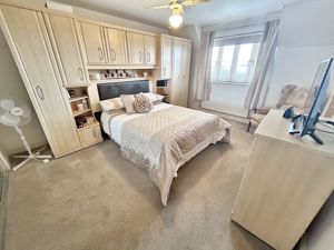 Bedroom- click for photo gallery